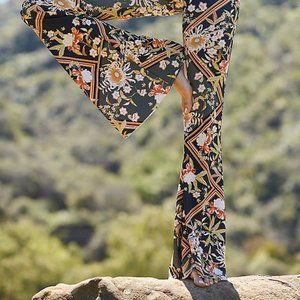 Yoga Leggings FREE PEOPLE Bell Pant